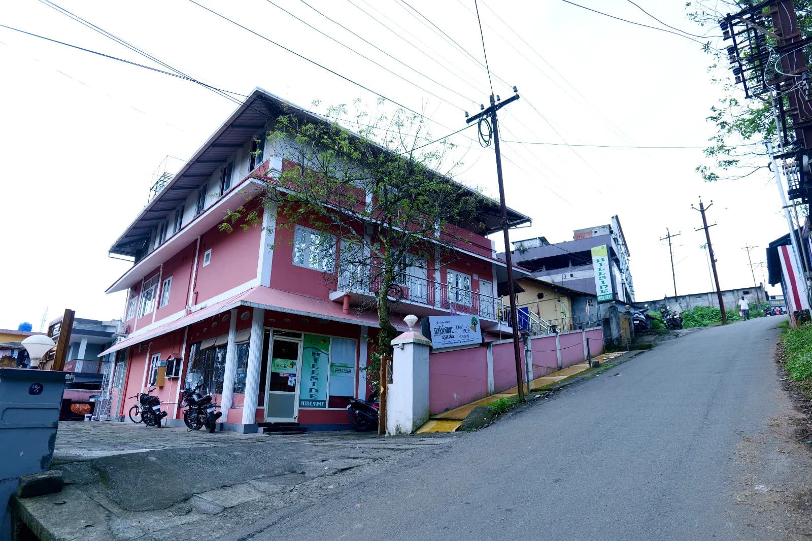 Cozy Stay Amidst the Hills